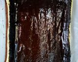 Foto langkah ke 9 dari resep Hurricane Swiss Roll Chocolate.