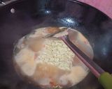 Foto langkah ke 3 dari resep Mie telor oblok.