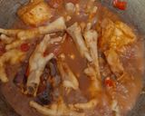 Foto langkah ke 3 dari resep Ceker masak kecap pedas.