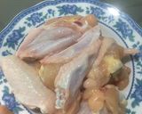 Hình bước làm 1 của món Cánh gà hầm khoai tây