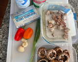 Foto del paso 1 de la receta: Champiñones rellenos horneados! Snack saludable y súper fácil