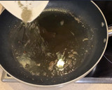 Foto del paso 3 de la receta: Dorada a la pimienta verde