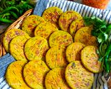 કોથમીર મરચા બિસ્કિટ ભાખરી (Biscuit bhakhri recipe in Gujarati) રેસીપી સ્ટેપ6ફોટો