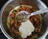 A picture of step 4 of Mushroom potato biryani.