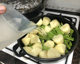 Foto del paso 2 de la receta: Judía verde con patata y chuletas de aguja y pechuga de pollo