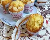 Foto langkah ke 7 dari resep Muffin vanila simpel : Lembut, praktis, No Mixer.