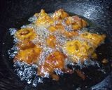 A picture of step 3 of Gobhi ke pakode (fritters).