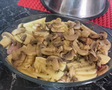 Foto del paso 3 de la receta: Conejo con patatas y champiñones al vermut