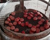 Foto del paso 2 de la receta Revuelto de patatas, york y salchichas