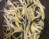 Foto del paso 2 de la receta: Fideos udon salteados con secreto ibérico