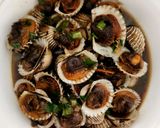 Foto langkah ke 2 dari resep Kerang dara lada hitam.