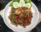 Foto langkah ke 4 dari resep Kwetiaw Goreng Seafood.
