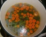 Brokkolileves sajtgombóccal recept fázis 3 fotója