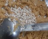 A picture of step 6 of Suji & besan ke ladoo.