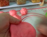 Foto langkah ke 4 dari resep Bakpao Tomaticon (tomato emoticon).