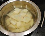 A picture of step 1 of Potato Curry.