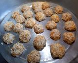 A picture of step 7 of Chicken rice balls.