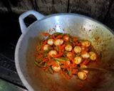 Foto langkah ke 4 dari resep Oseng telur puyuh pedas.