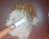 Foto langkah ke 2 dari resep Egg Butter Rice.