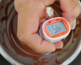 Foto del paso 5 de la receta: Bombones de chocolate y relleno de rompope