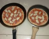 Foto langkah ke 5 dari resep Pizza teflon sederhana.