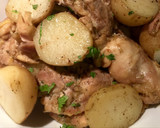 Foto del paso 5 de la receta: Caderas (Contramuslos) de pollo con papas