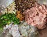 Hình bước làm 1 của món Mực nhồi thịt sốt