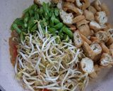 Foto langkah ke 2 dari resep Tumis Buncis Tauge Tahu.