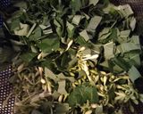 Foto langkah ke 1 dari resep Ticah Bunga Kates Daun Singkong.