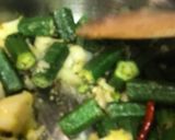 A picture of step 2 of Bengali Style: Aloo-dhNyarosh ’er Chorchori.