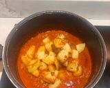 A picture of step 8 of Lasaniya Bhungla Batata🥔🌶️🧄🍅Kathiyawadi Garlicky Potato Curry Served with Piped fryums😋.