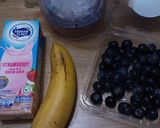 Foto langkah ke 1 dari resep Smoothie Pisang Mixberries.