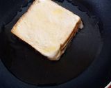 A picture of step 5 of Toast mayai.