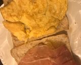 Foto del paso 4 de la receta Un "por dos" en tres minutos.Chapatita de cristal con jamón y tortilla francesa