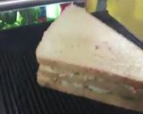 A picture of step 5 of Schezwan grilled cheese sandwich.
