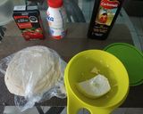Foto del paso 1 de la receta: Chilaquiles rojos con queso y aguacate para la mañana