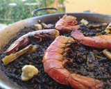 Foto del paso 6 de la receta: Arroz negro con gambas, calamar, y sepia