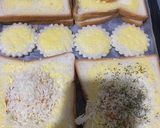 Foto langkah ke 2 dari resep Toasted Egg Cheese.