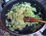 Foto del paso 5 de la receta: Solomillo de bonito del Mediterráneo en salsa de cebolla blanca