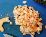 Foto del paso 4 de la receta: Ensaladilla sobre barcas de pan de gambas