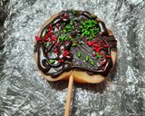 Foto del paso 4 de la receta: Manzana chupetin con chocolate