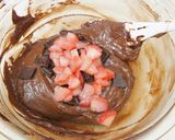 A picture of step 11 of Stawberry Chocolate Muffins.