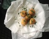 Foto langkah ke 11 dari resep Bebola kentang ayam keju.