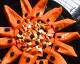 A picture of step 1 of Papaya salad.