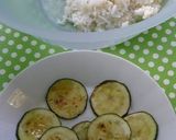 A picture of step 3 of Vegetarian Zucchini Sushi.