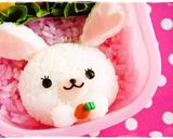 A picture of step 5 of Mofy Bunny Bento.