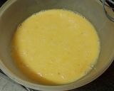 Foto del paso 4 de la receta: Tortilla de papas con cebolla sofrita y perejil picado y ensalada