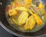 Foto langkah ke 7 dari resep Ikan pari masak kuning daun seledri.