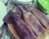 A picture of step 1 of Kanya 's Salt and Peppers Squids.
