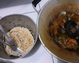 Foto langkah ke 8 dari resep Clam Fettuccine with Padang Sauce.